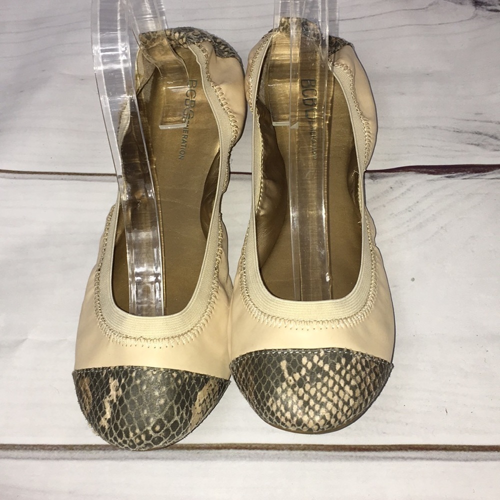 ❤️BCBGeneration. ELLISON BALLET FLATS ~ 8‎